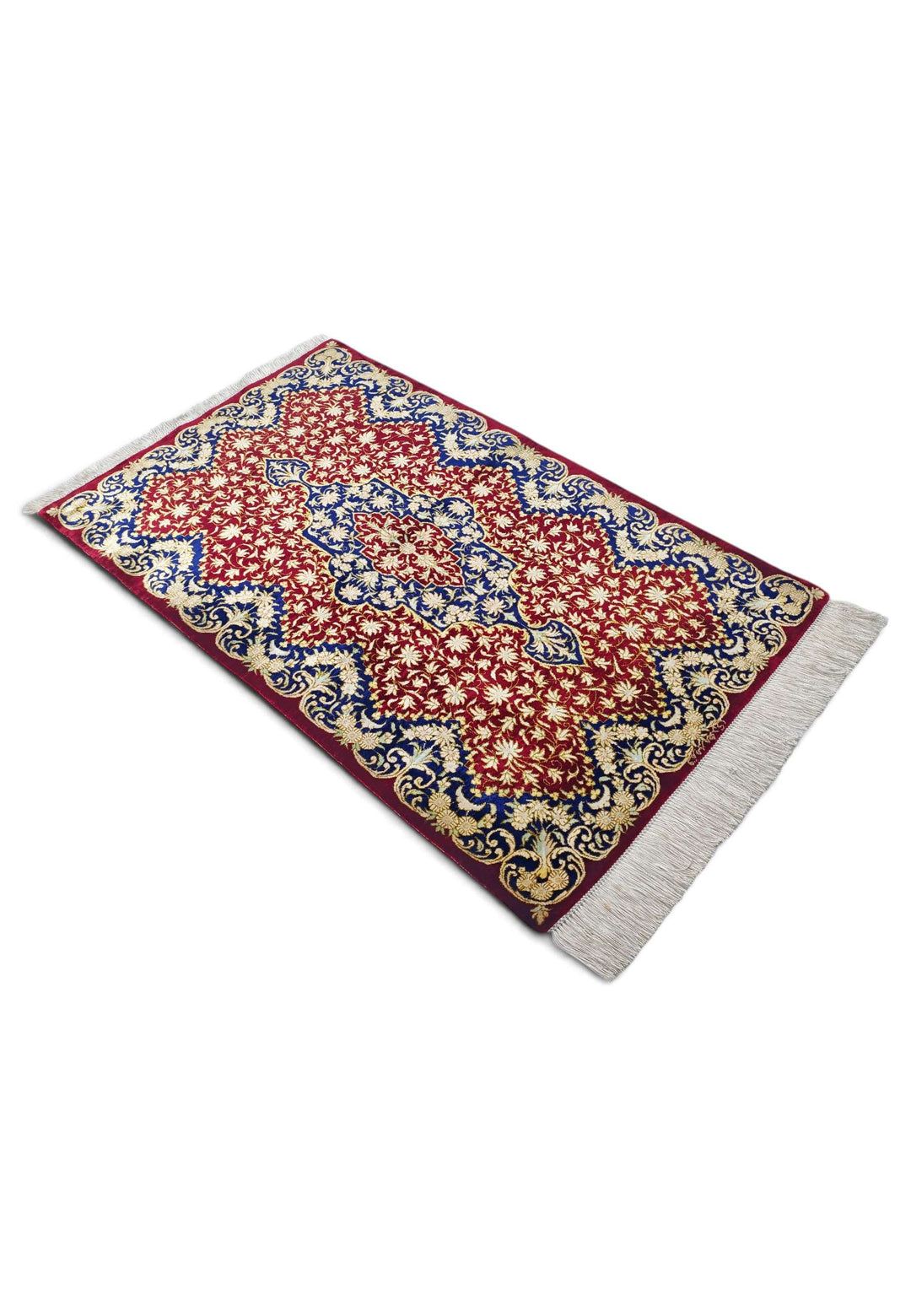 Red Lace Qum