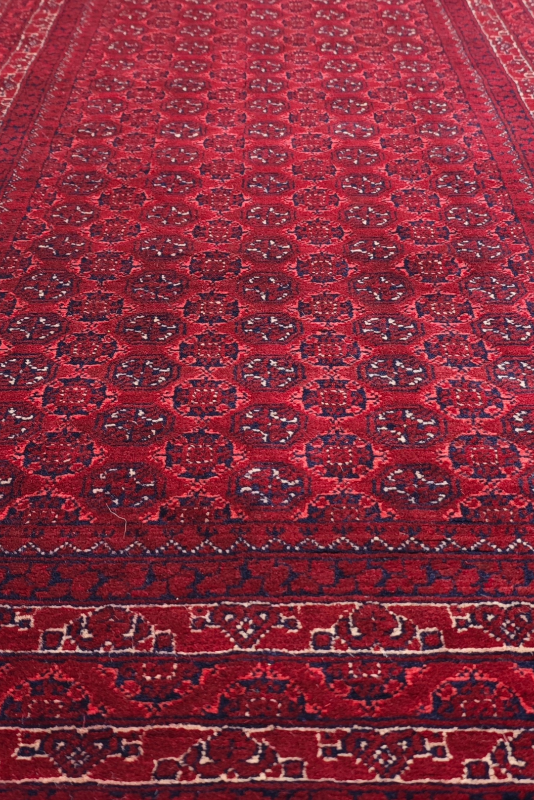 Deep Red Turkmen Gül Khan Muhammadi Runner, Hand-Knotted Wool