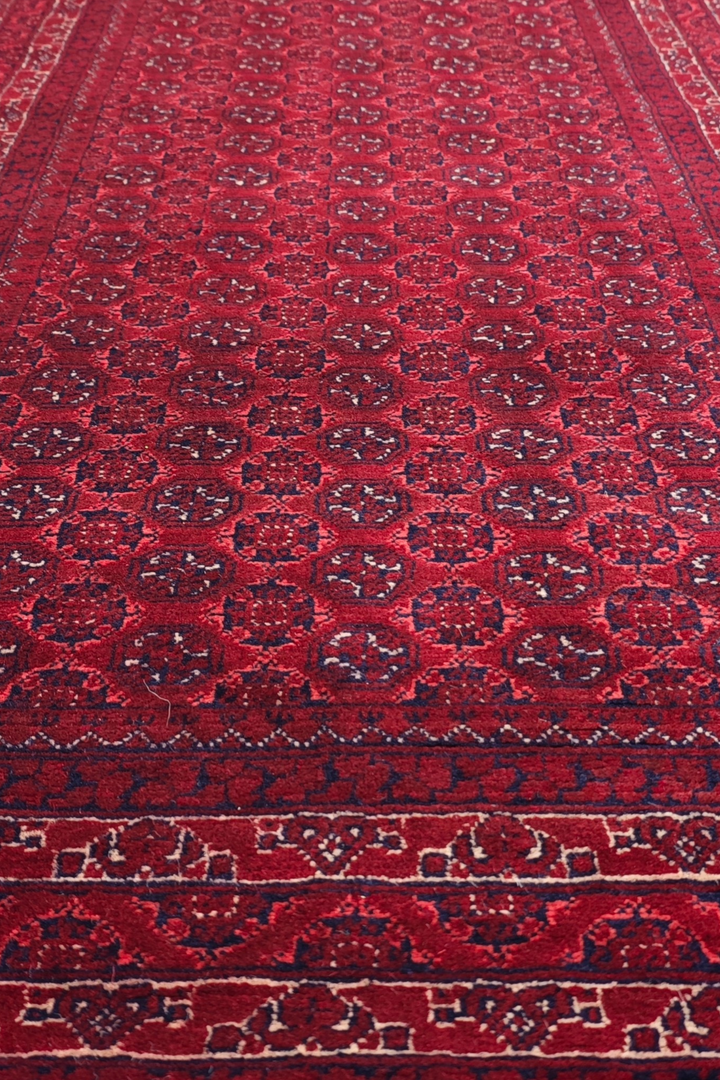 Deep Red Turkmen Gül Khan Muhammadi Runner, Hand-Knotted Wool