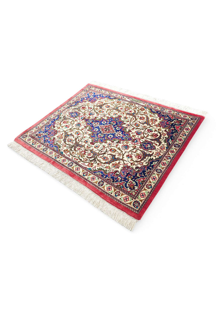 Ivory Vinescroll Qum
