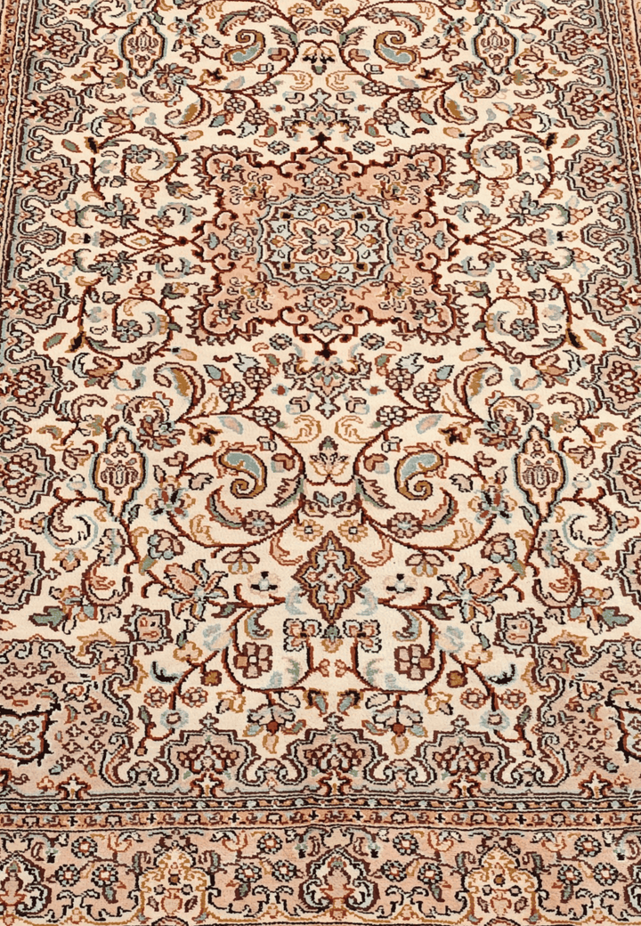 Ivory Vine Medallion