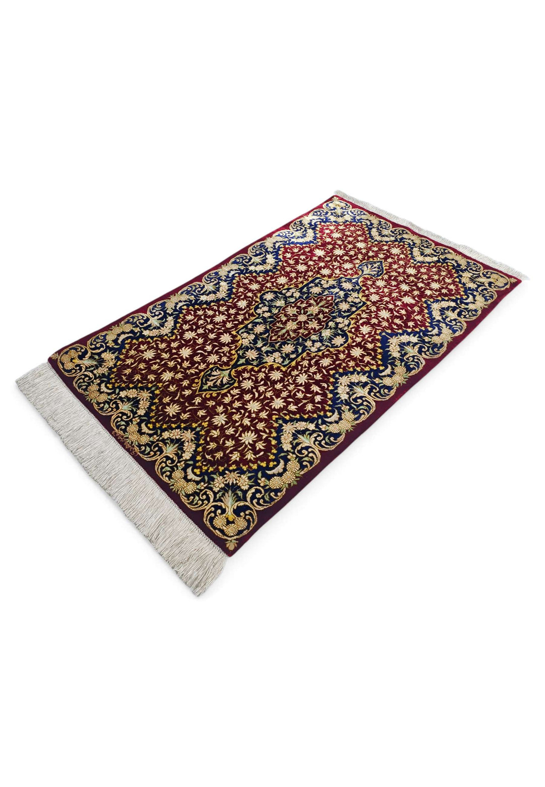 Red Lace Qum