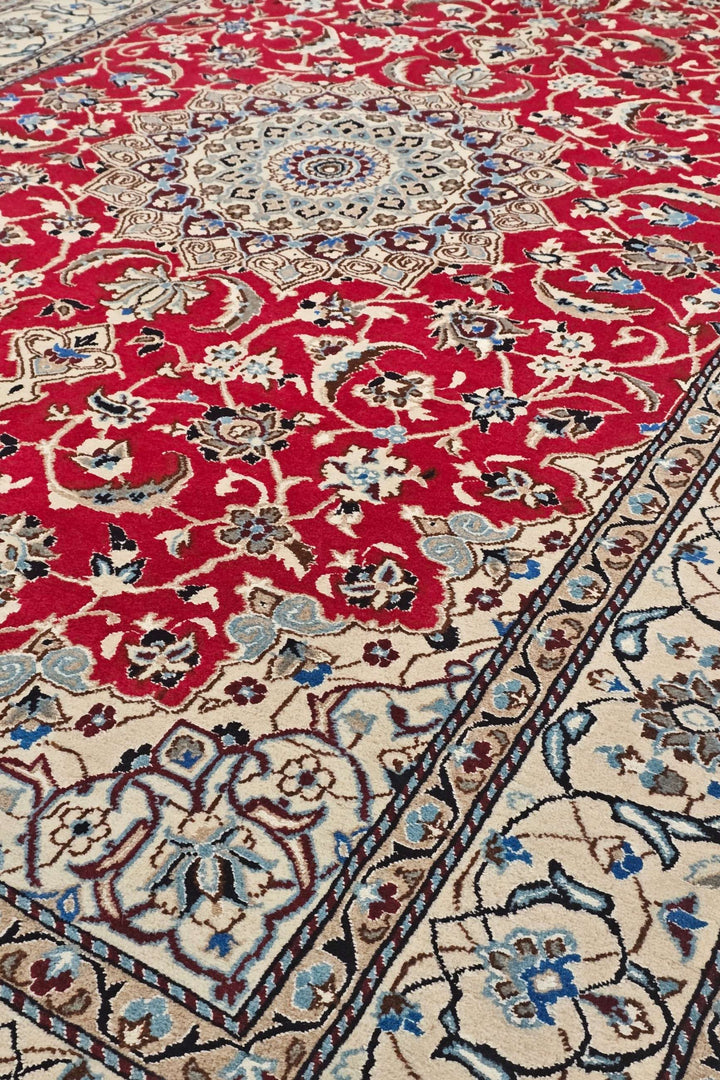 Red and Ivory Medallion Nain, Hand-Knotted Wool Rug