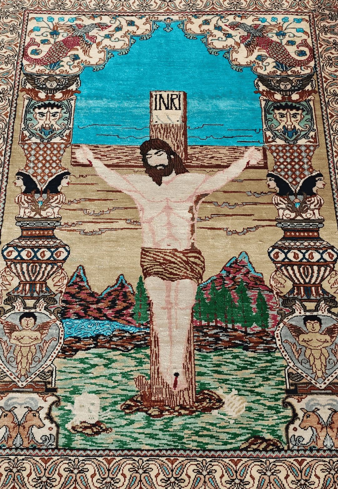 Beige Crucifixion Qum