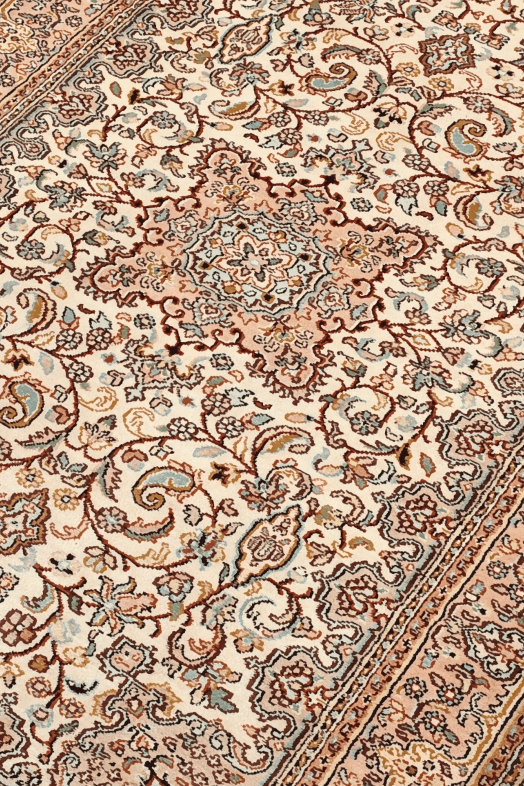 Ivory Vine Medallion