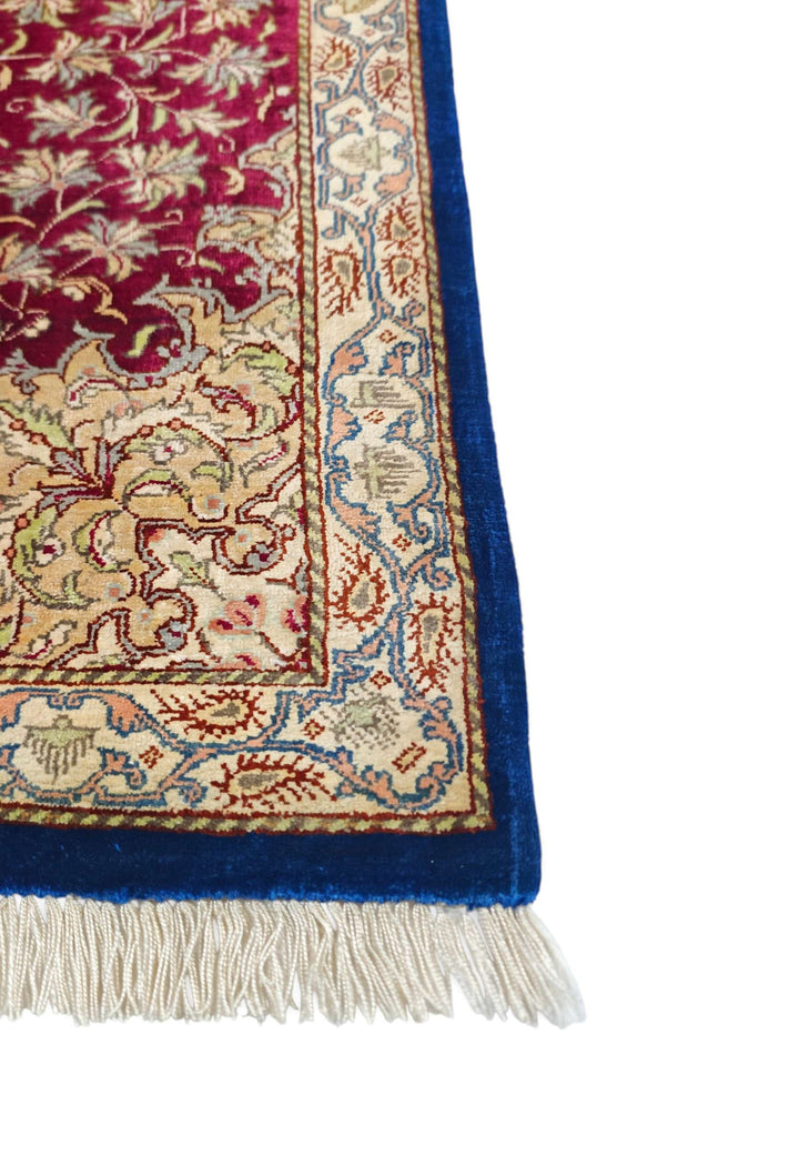 Burgundy Medallion Qum