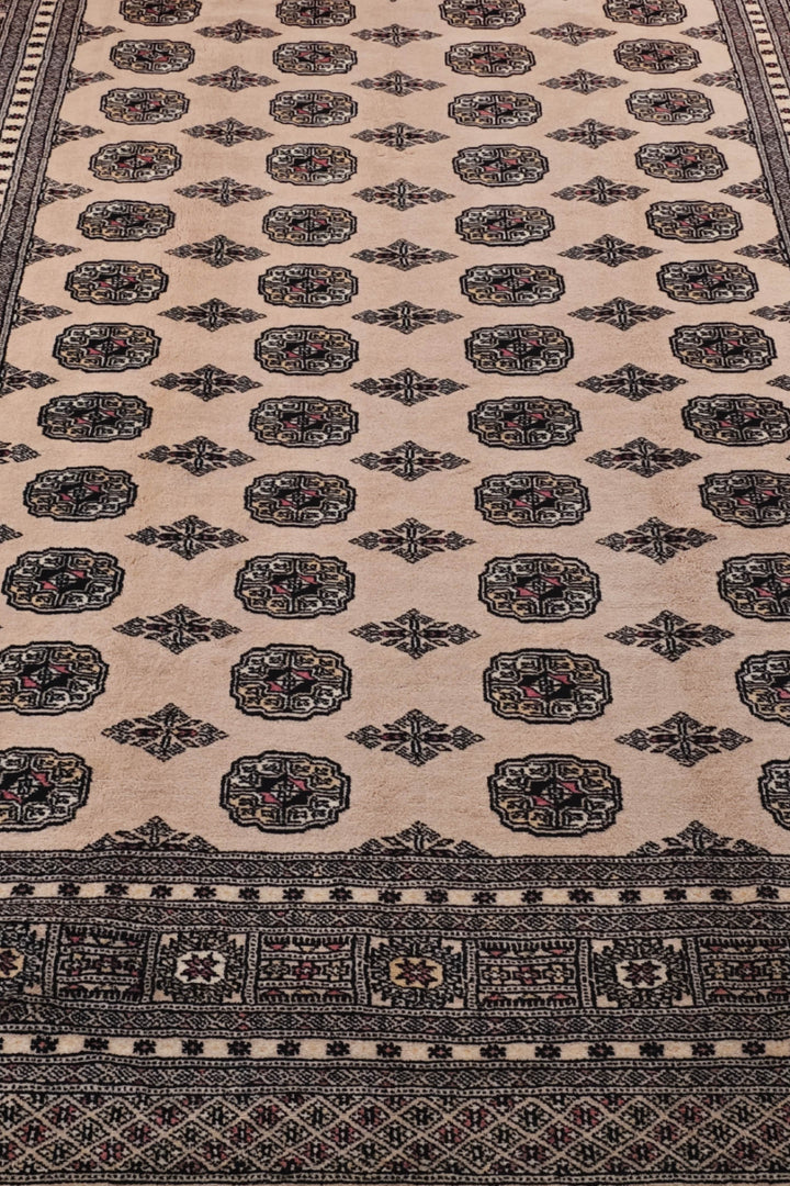 Cream Turkmen Gül Bokhara Rug, Hand-Knotted Pakistani Wool