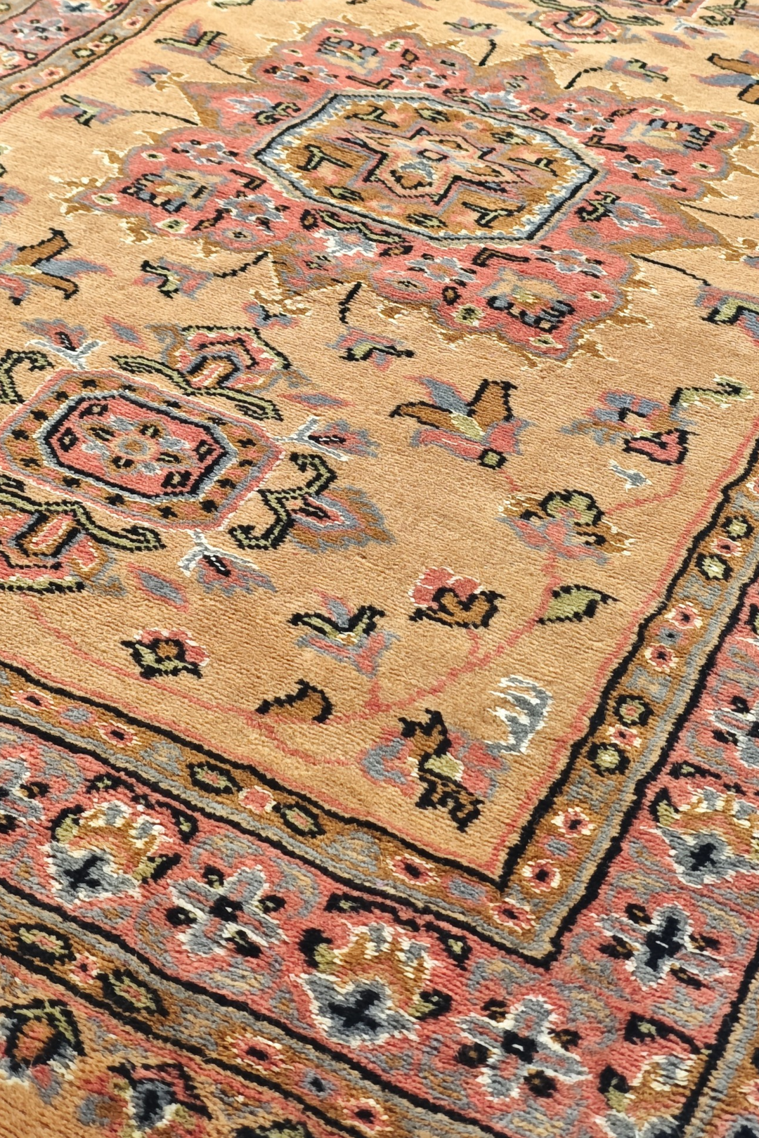 Golden and Rose Jaldar Medallion, Hand-Knotted Wool and Silk Rug