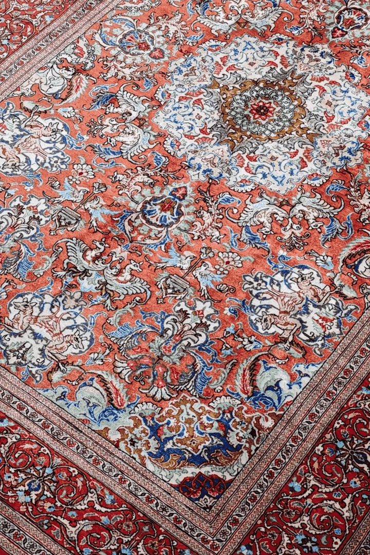 Red Animal Qum