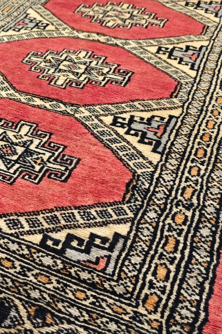 Coral and Ivory Diamond Gül Jaldar Rug, Hand-Knotted Wool
