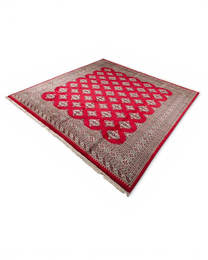 Crimson Medallion Pakistani Jaldar, Hand-Knotted Wool Rug
