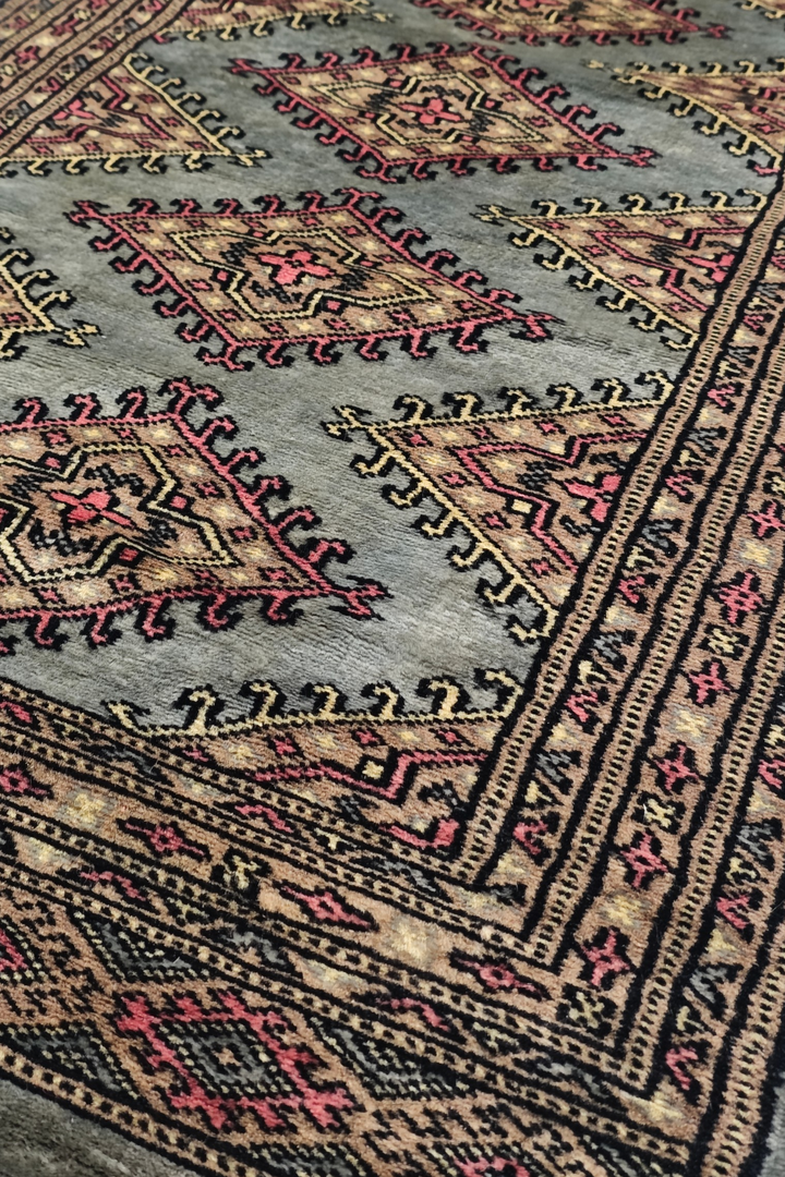 Grey-Green and Rose Jaldar Diamond Medallion, Hand-Knotted Wool Rug