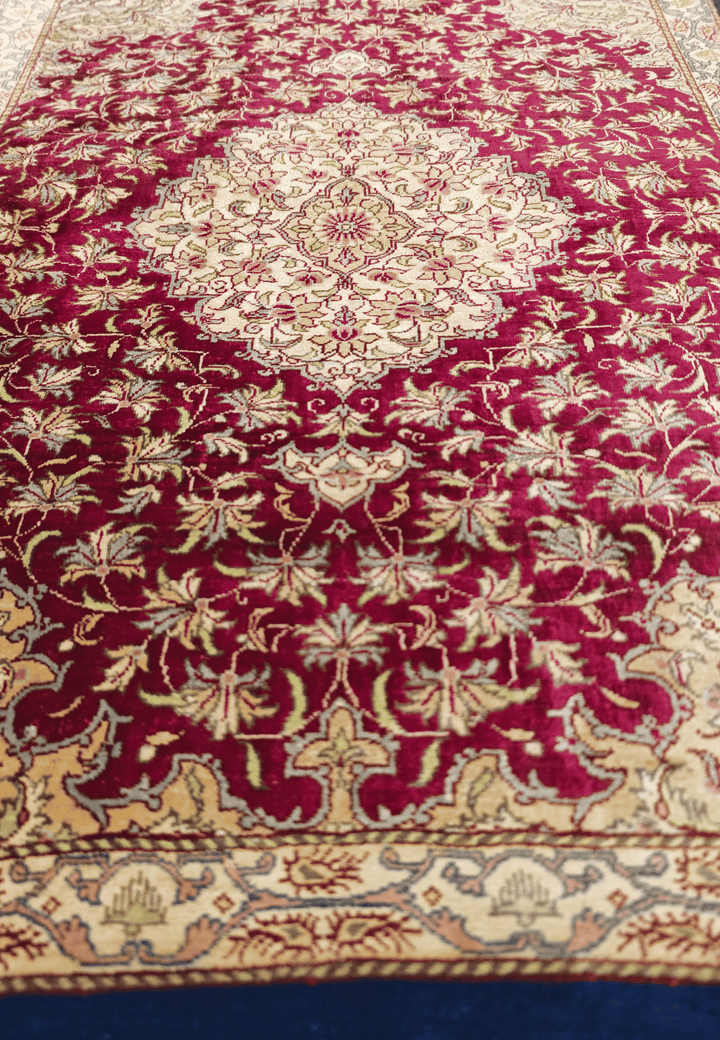 Burgundy Medallion Qum