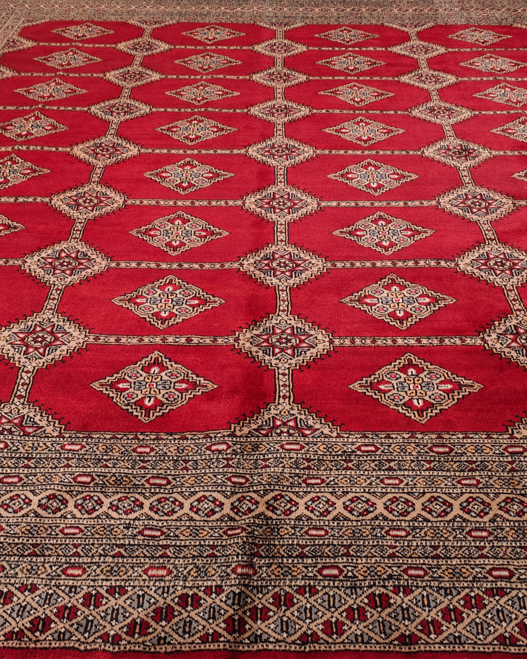Red Gul Pakistani Jaldar, Hand-Knotted Wool Rug