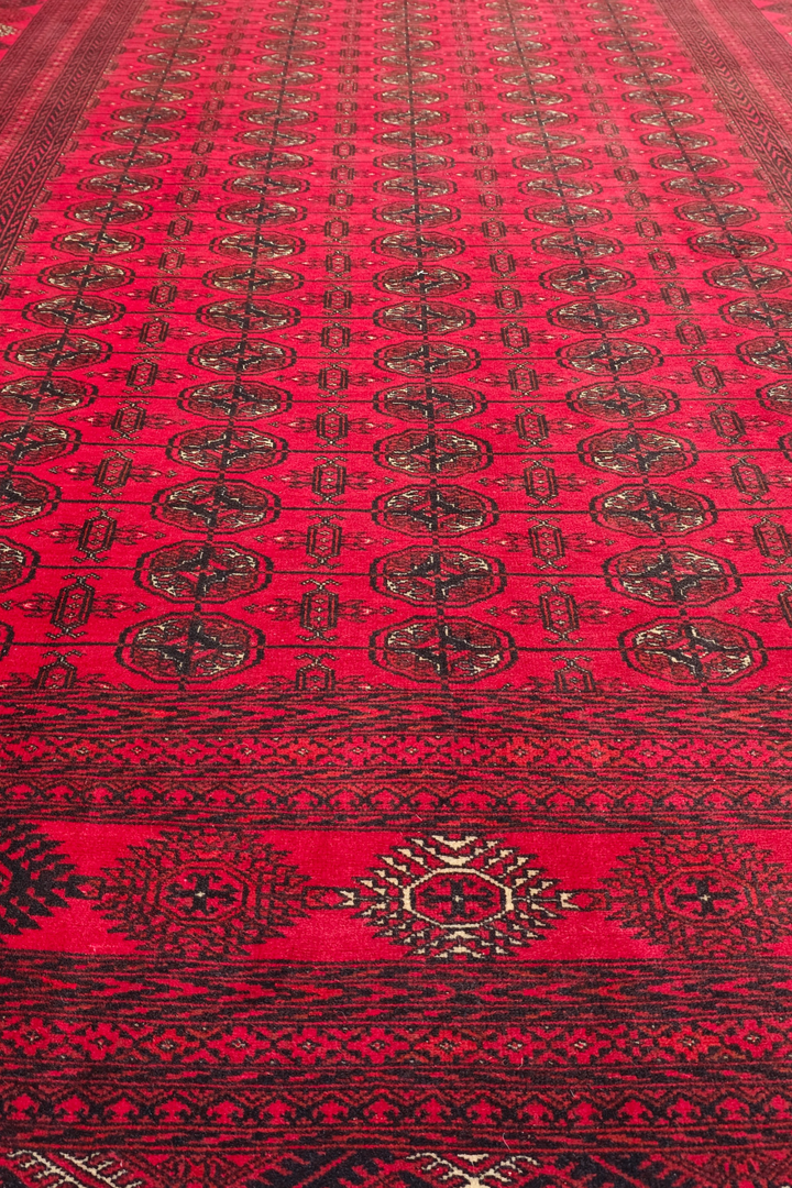 Bright Red Turkmen Gül Rug, Hand-Knotted Wool
