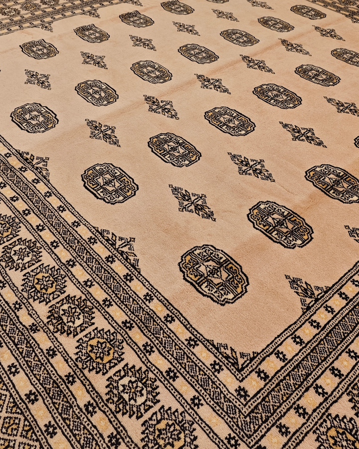 Taupe Gul Pakistani Bokhara, Hand-Knotted Wool Rug