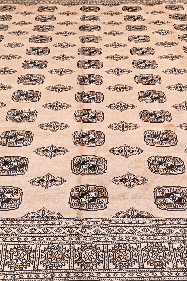 Warm Beige Turkmen Gül Bokhara Rug, Hand-Knotted Pakistani Wool