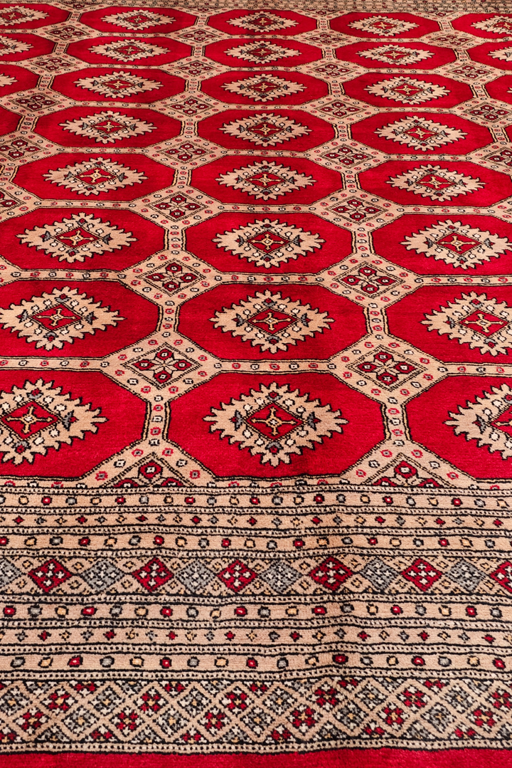 Cherry Red &amp; Cream Turkmen Gül Bokhara Square Rug, Hand-Knotted Pakistani Wool