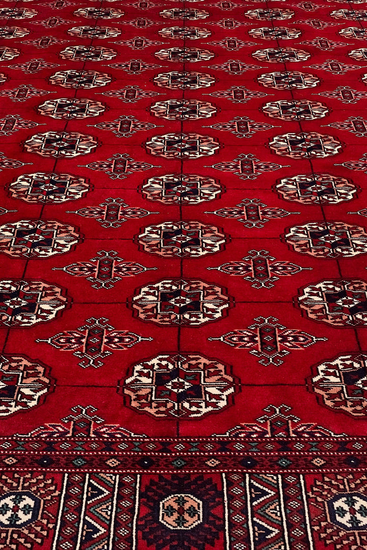Red Turkmen Gül Bokhara Rug, Hand-Knotted Pakistani Wool