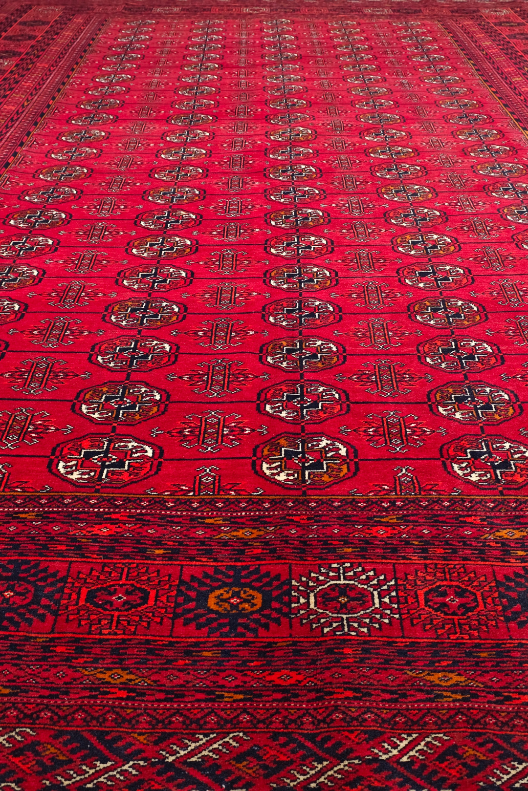 Ruby Red Turkmen Gül Khal Mohammadi Rug, Hand-Knotted Wool