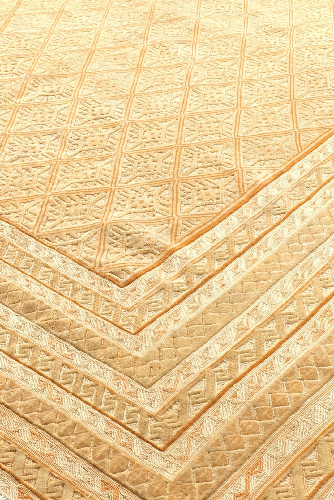 Pale Gold and Cream Diamond Lattice Kilim, Hand-Woven Wool