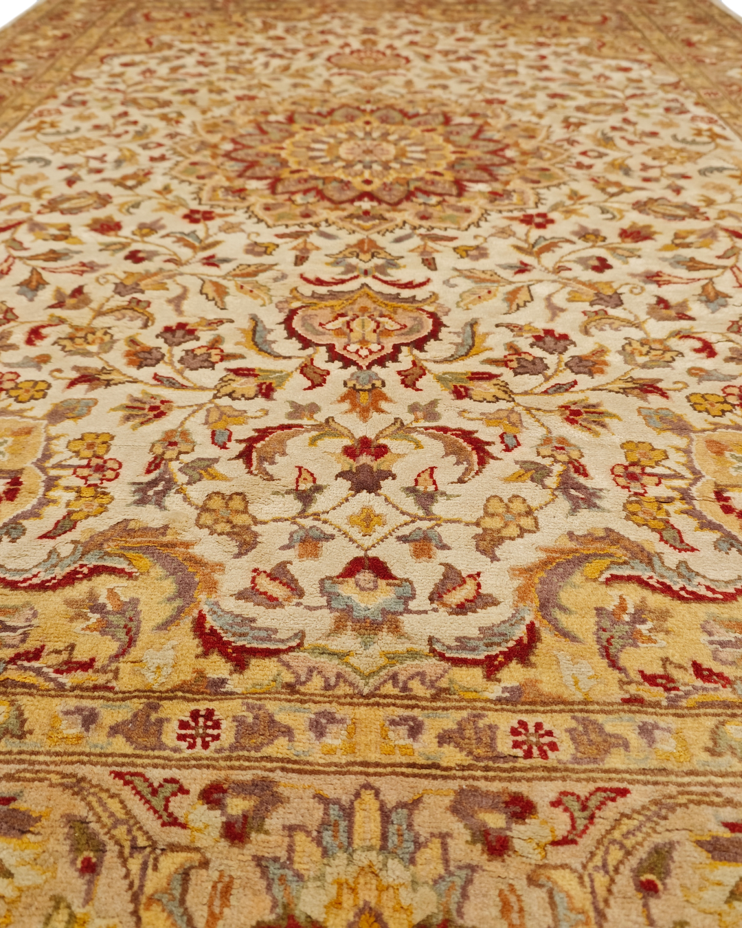 Ivory Medallion Tabriz, Hand-Knotted Pakistani Silk Rug