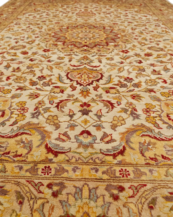 Ivory Medallion Tabriz, Hand-Knotted Pakistani Silk Rug