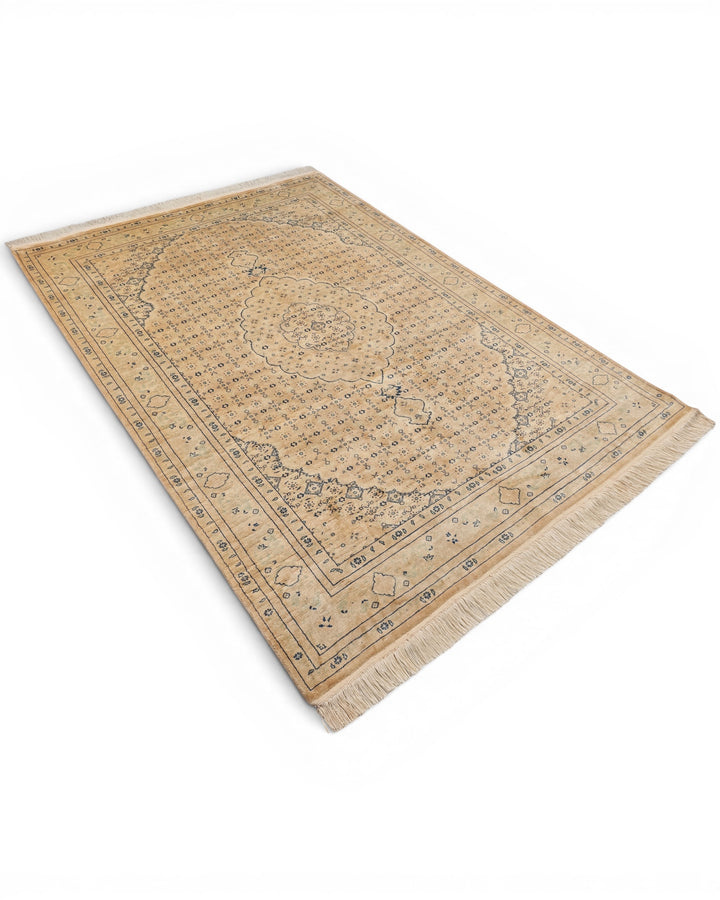 Champagne Mahi Medallion, Hand-Knotted Pakistani Silk Rug