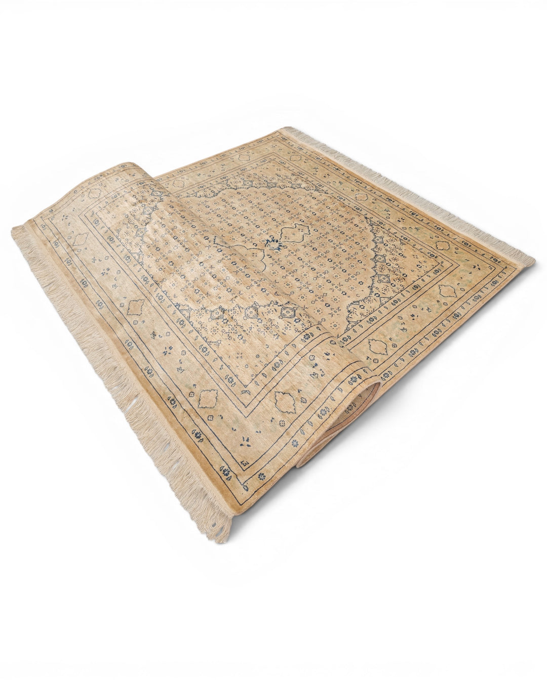 Champagne Mahi Medallion, Hand-Knotted Pakistani Silk Rug