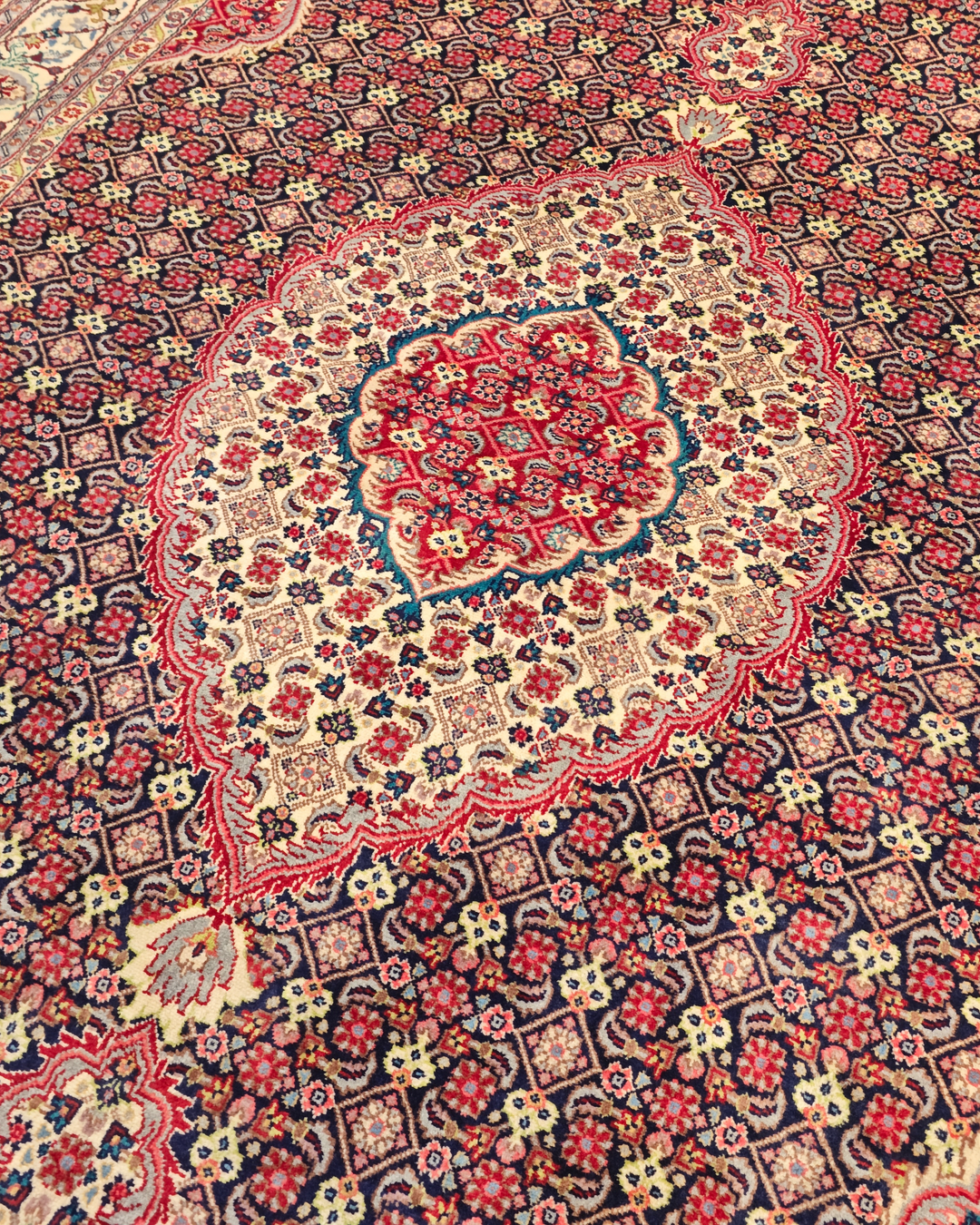 Rosewood Mahi Medallion, Hand-Knotted Pakistani Wool Rug