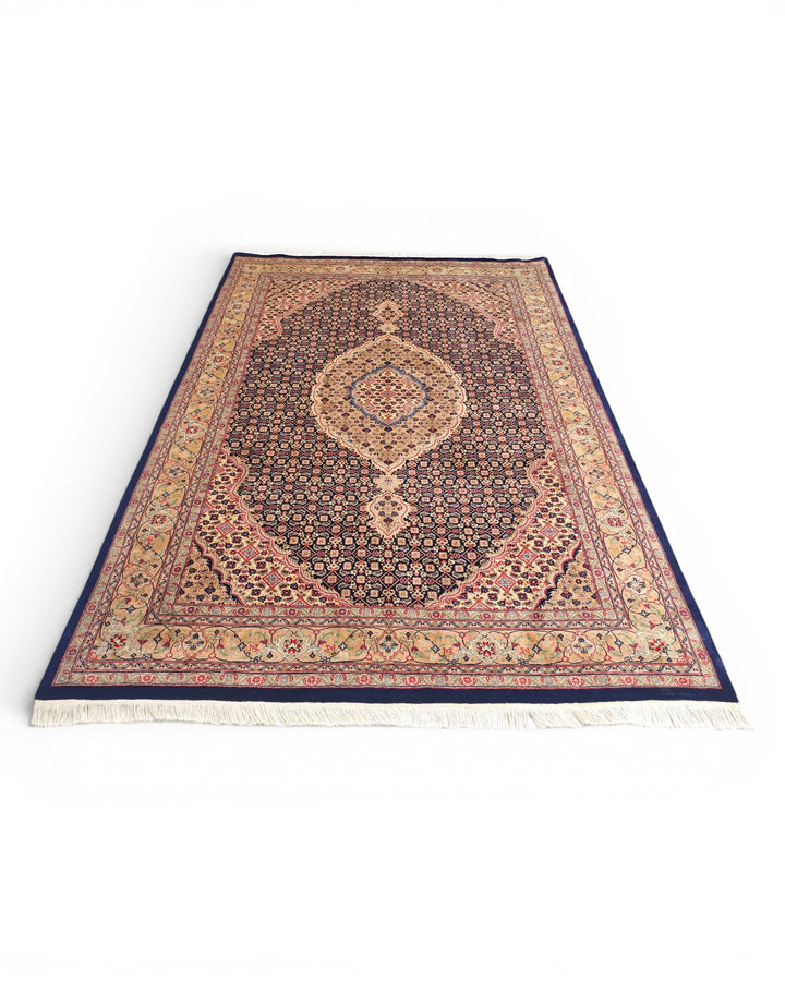 Rose Mahi Medallion, Hand-Knotted Pakistani Wool Rug