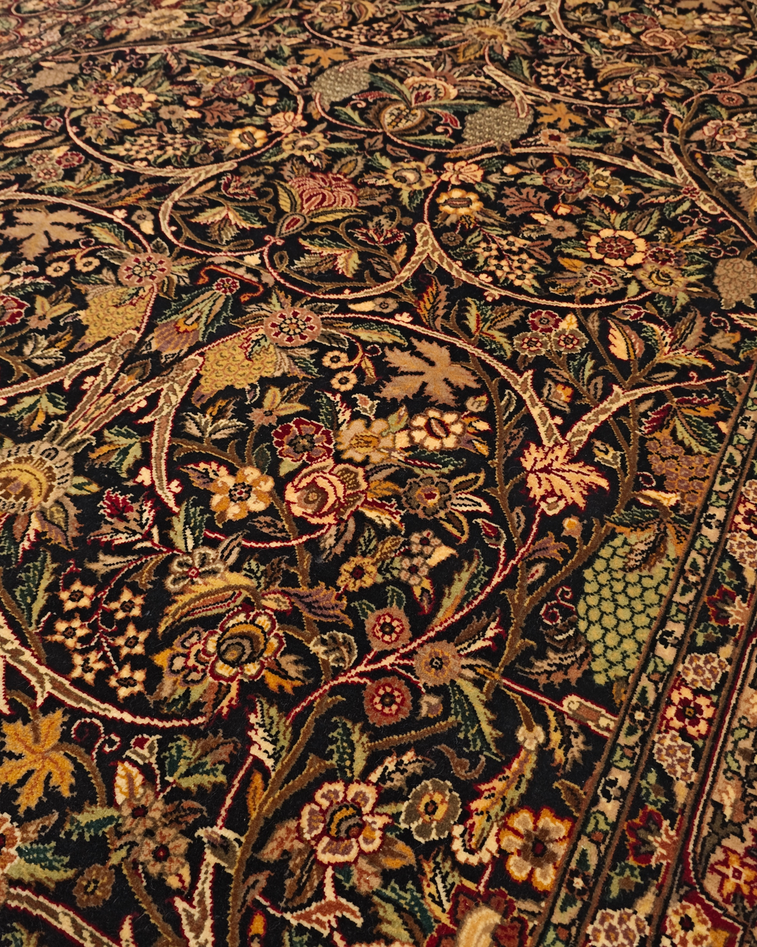 Raven Garden Floral, Hand-Knotted Pakistani Wool Rug