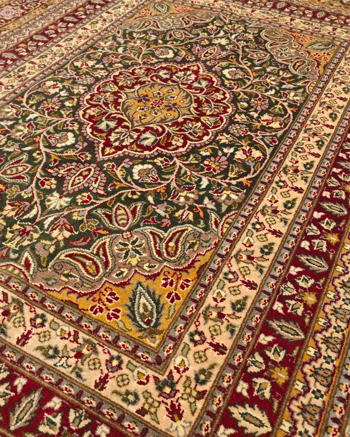 Emerald Medallion Tabriz, Hand-Knotted Pakistani Wool Rug
