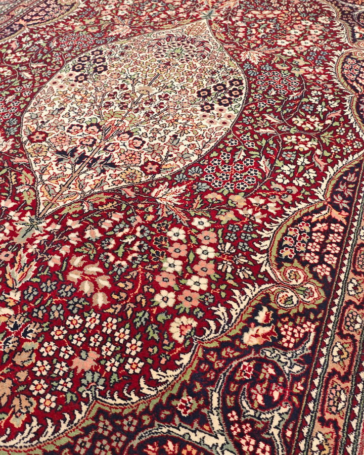 Ruby Medallion Tabriz, Hand-Knotted Pakistani Wool Rug