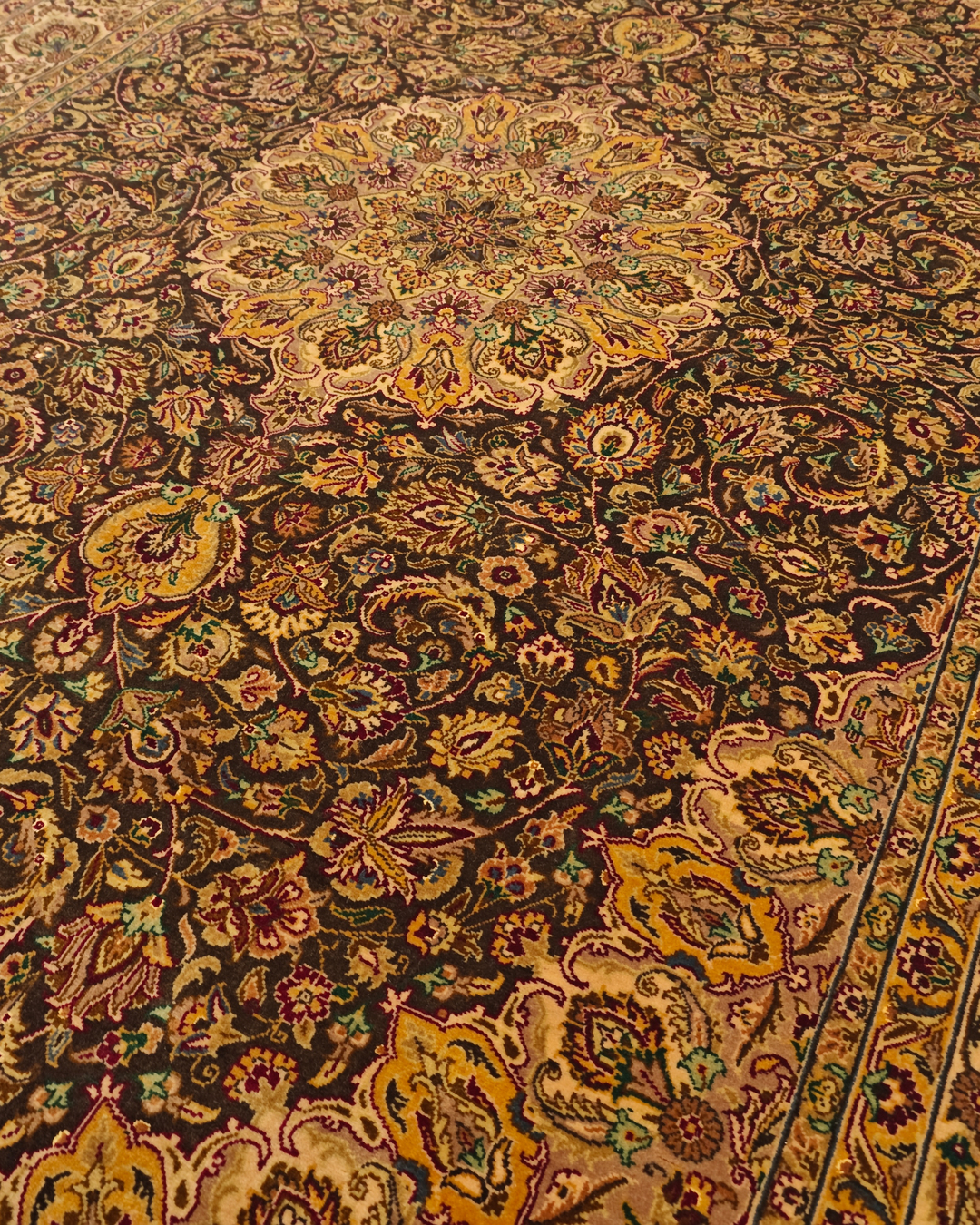 Espresso &amp; Gold Medallion, Hand-Knotted Pakistani Wool Rug