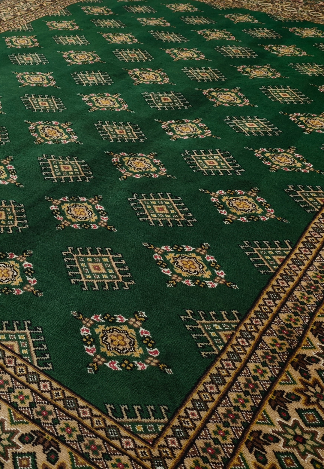 Pine Green &amp; Cream Diamond Jaldar Rug, Hand-Knotted Pakistani Wool