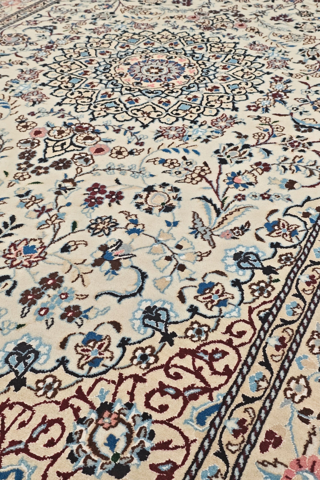 Persian Nain Hand-Knotted Ivory Medallion Rug