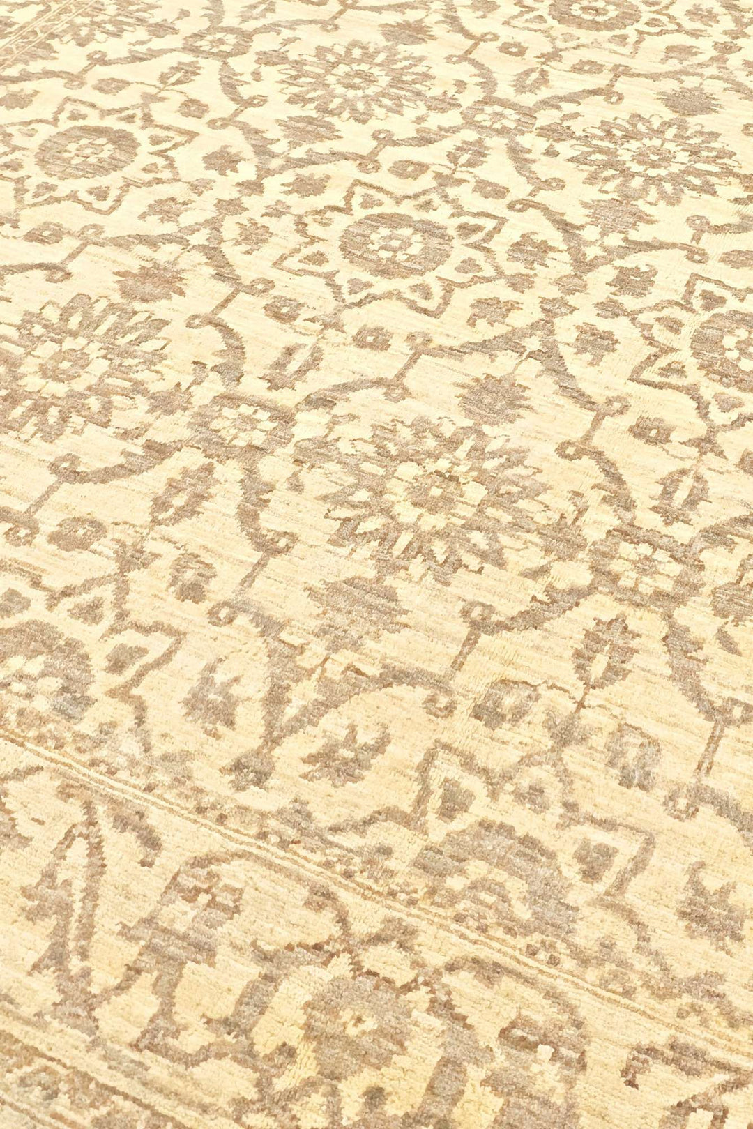 アイボリーのギャッベ（花柄） 手織りラグ 145×200cm（写真6）
