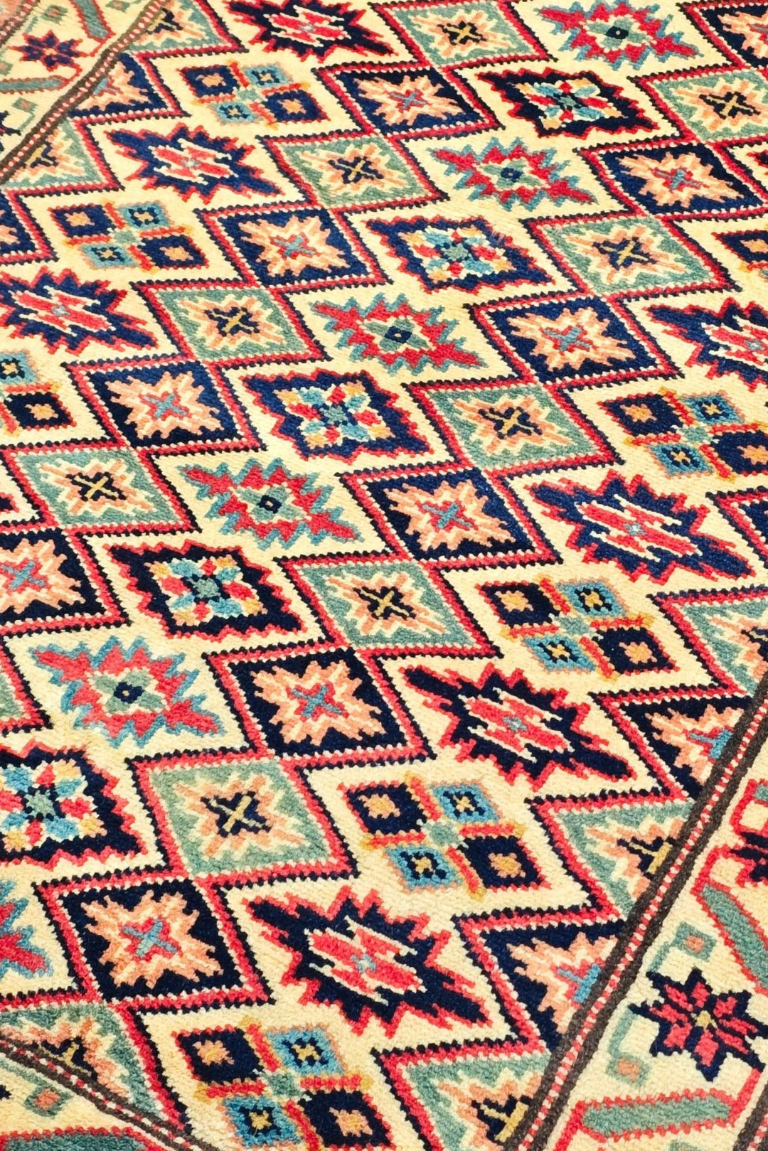 クリームのアフガン絨毯 カザック（幾何学柄） 手織りラグ 63×92cm（写真8）