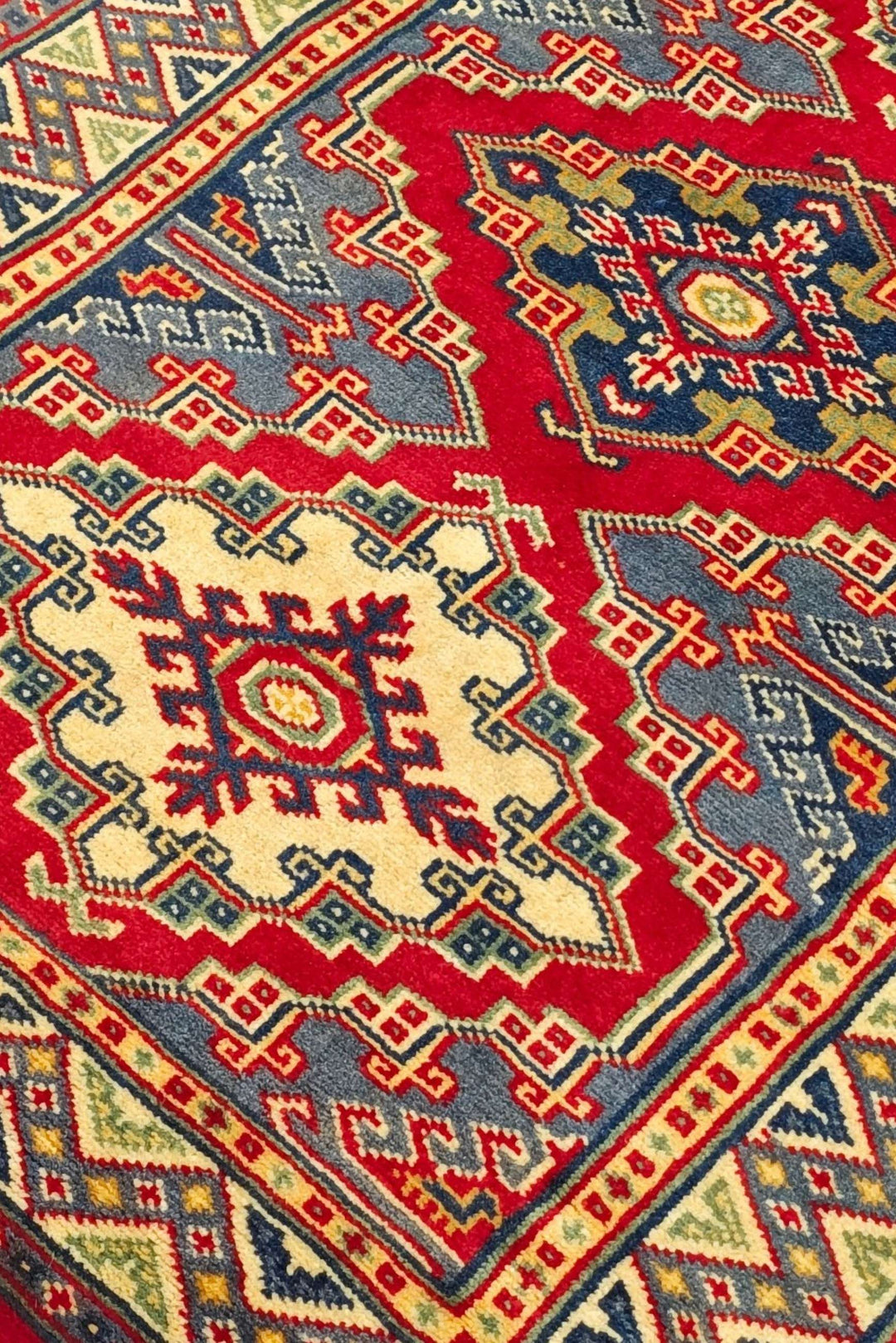 レッドのアフガン絨毯 カザック（幾何学柄） 手織りラグ 65×87cm（写真7）
