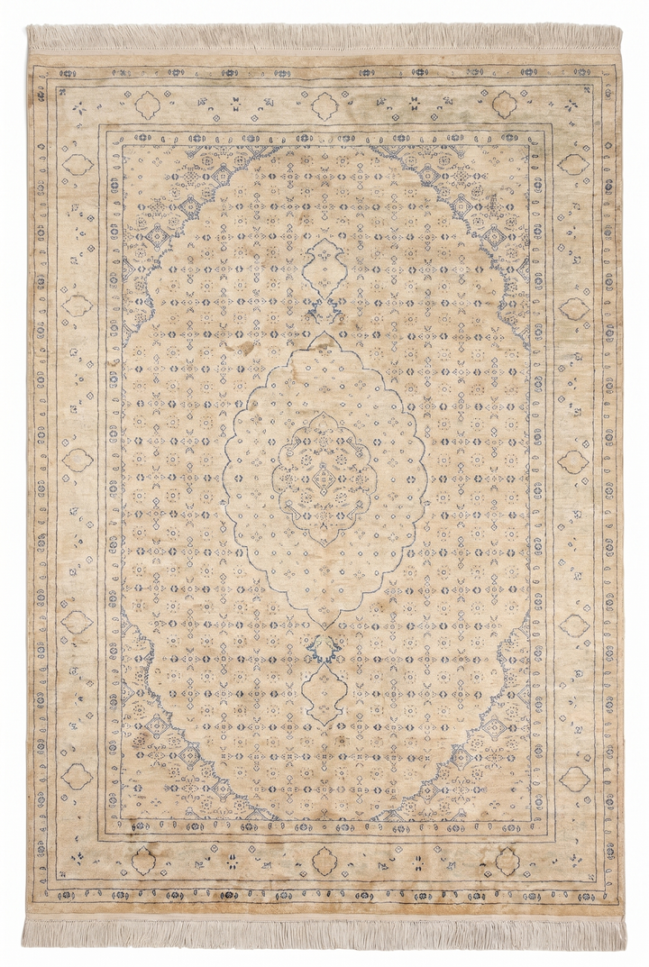 Champagne Mahi Medallion, Hand-Knotted Pakistani Silk Rug