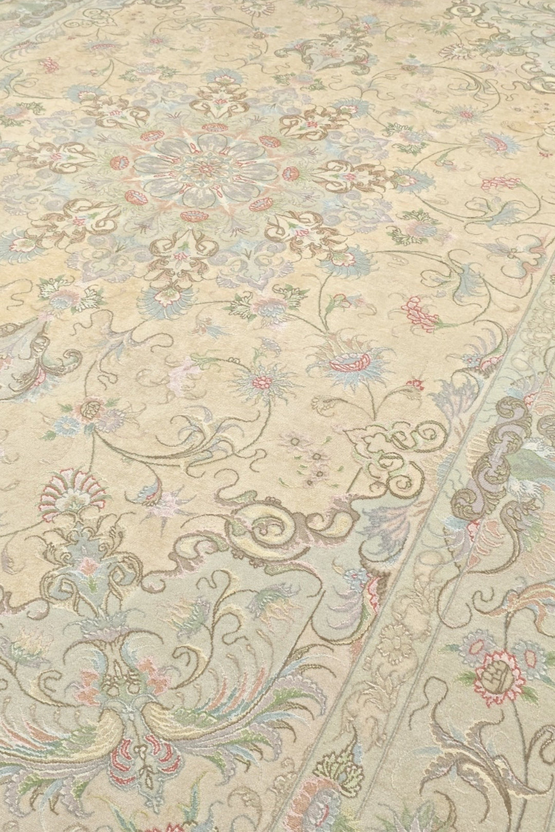 Cream and Soft Pink Medallion Tabriz, Hand-Knotted Wool Rug