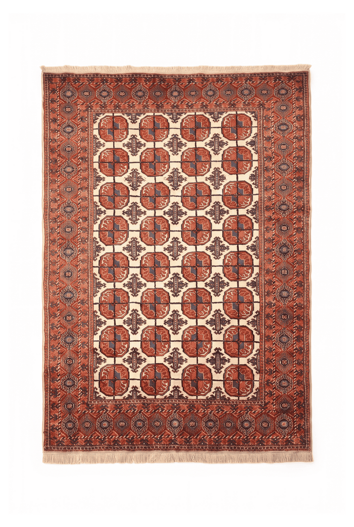 クリームのパキスタン絨毯 ブハラ（ギュル柄） 114×154cm・約1畳の手織りウールラグ
