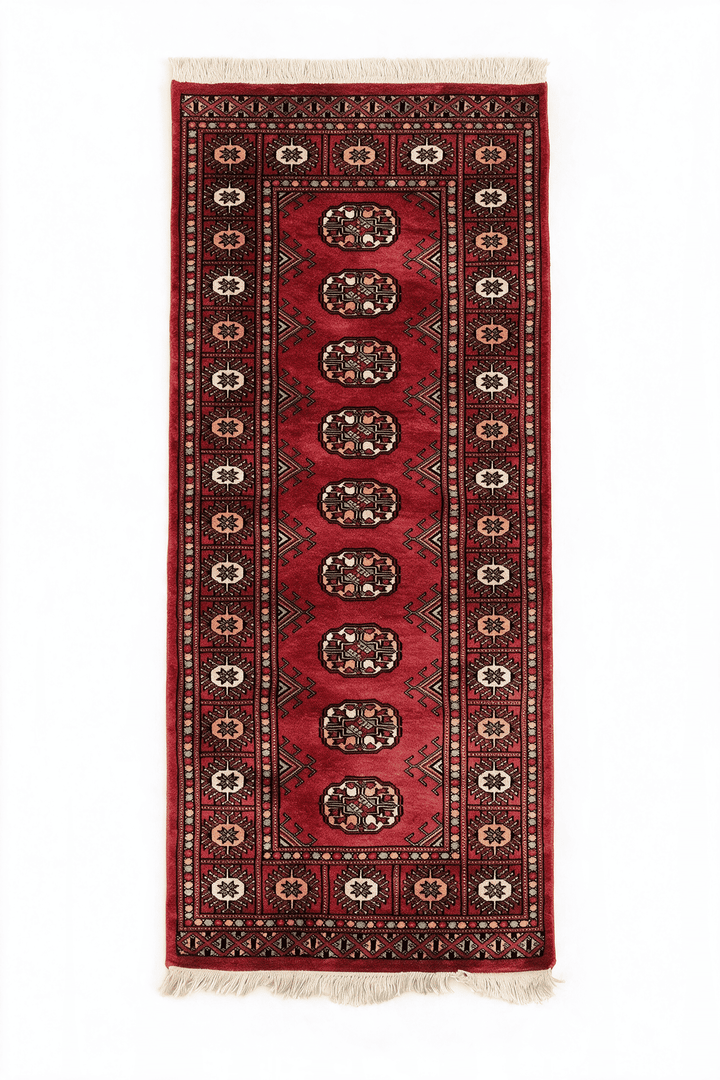 レッドのパキスタン絨毯 ブハラ（ギュル柄） 70×136cm・約1畳の手織りウールラグ