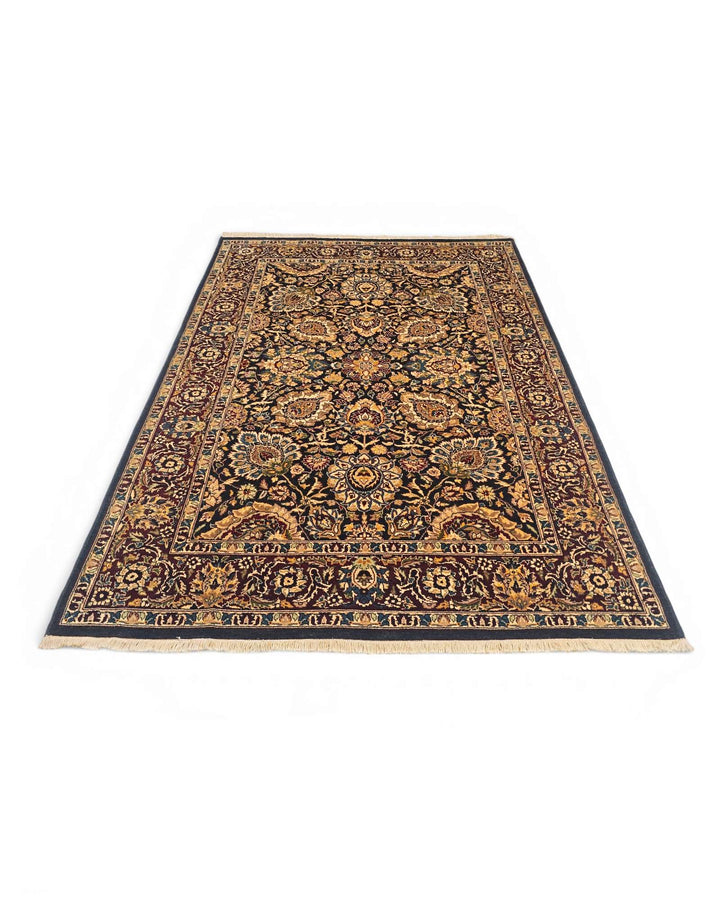 ブラックのパキスタン絨毯 ダブルノット（花柄）のパイルと織りの質感