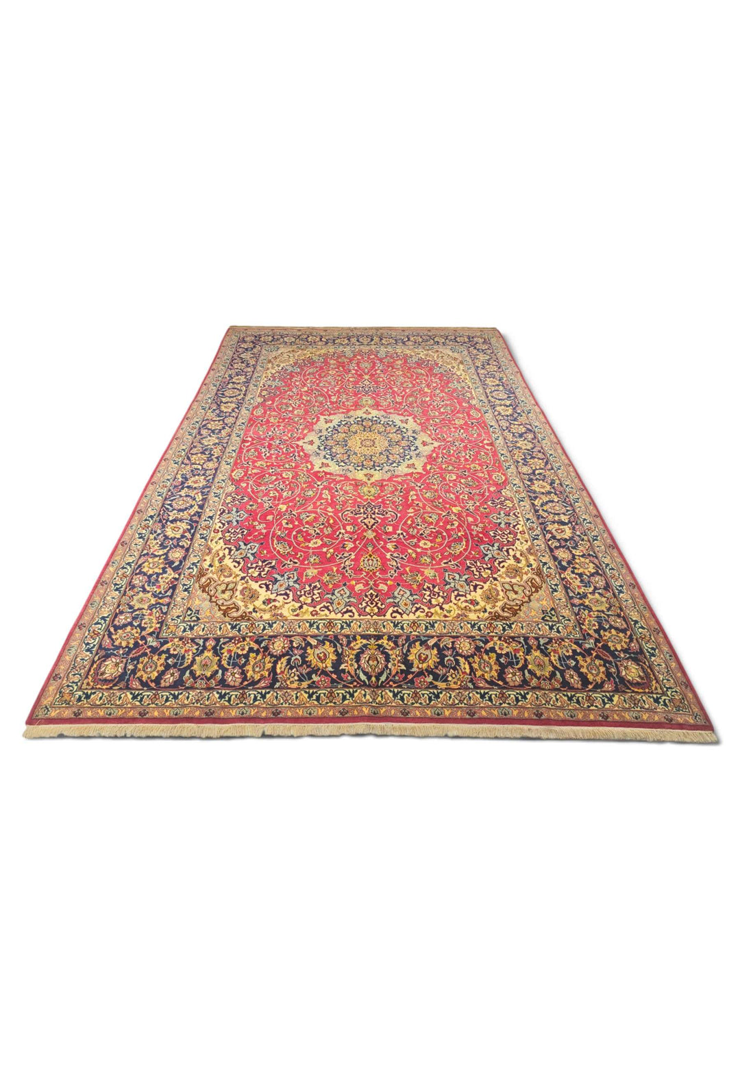 クリムゾンのペルシャ絨毯 イスファハン（メダリオン柄）のパイルと織りの質感
