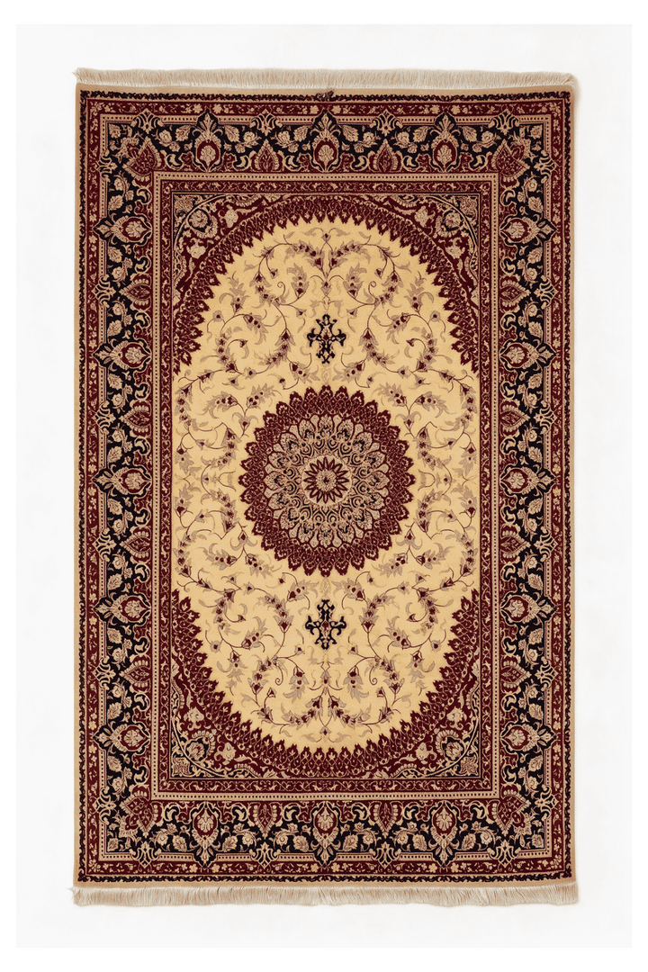 ゴールドのペルシャ絨毯 クム シルク（メダリオン柄） 98×150cm・約1畳の手織りシルクラグ