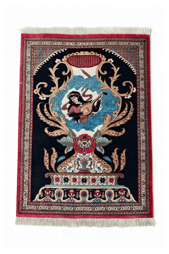 ネイビーブルーのペルシャ絨毯 クム シルク（絵画柄） 55×65cm・玄関マットの手織りシルクラグ