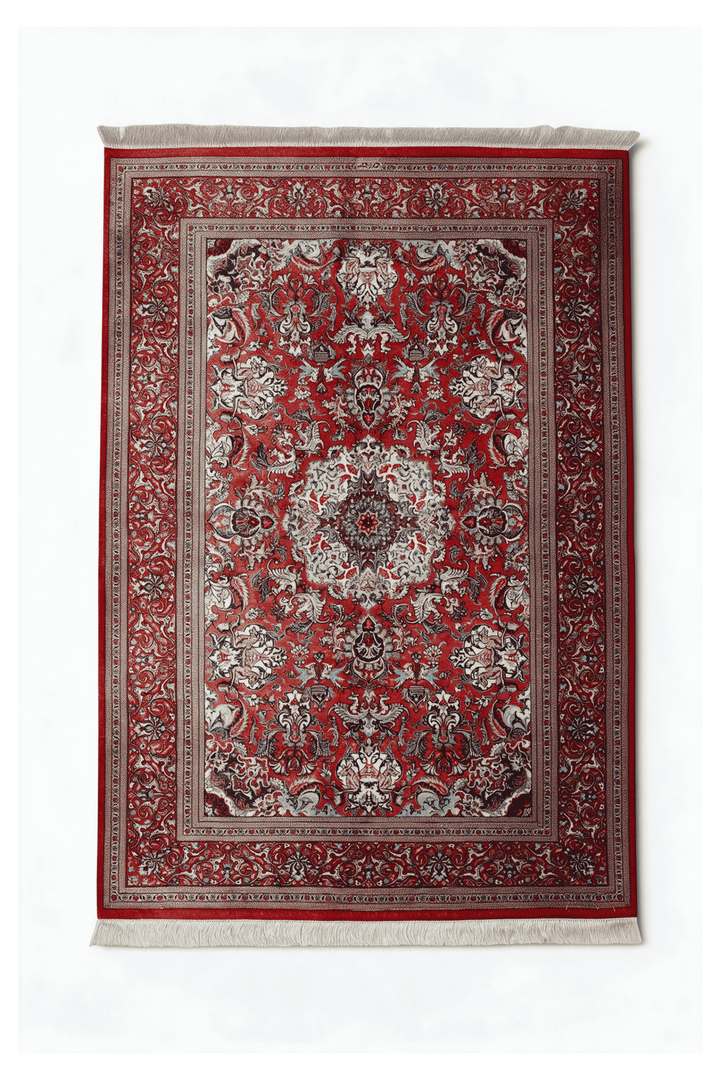 レッドのペルシャ絨毯 クム シルク（メダリオン柄） 105×150cm・約1畳の手織りシルクラグ